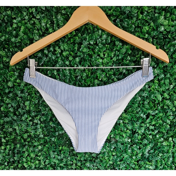 FREE WHEN ADDED TO BUNDLE  NWOT J.Crew hipster seersucker bikini bottom - Picture 4 of 9